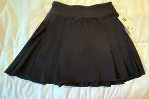Wilson Women's WGP801 Classic Pleated Mini Skirt in Black